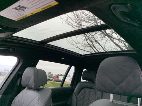 Used 2025 BMW X7 xDrive40i image 28