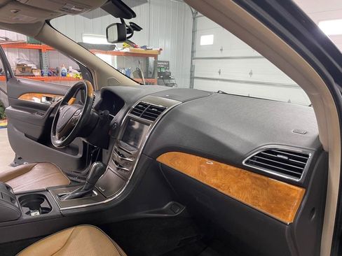 Used 2011 Lincoln MKX AWD w/ 102A Rapid Spec Order Code image 22