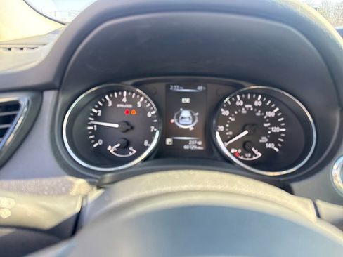 Used 2017 Nissan Rogue SV image 15