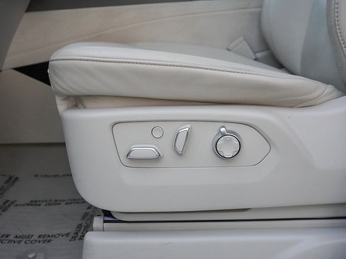 Used 2024 Cadillac Escalade Sport Platinum image 43