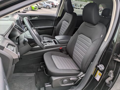 Certified 2022 Ford Edge SE w/ Black Appearance Package AWD/4WD image 7