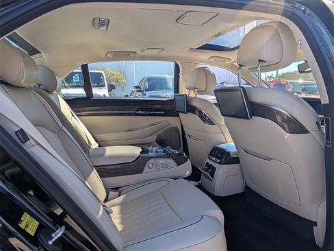 Used 2019 Genesis G90 5.0 Ultimate image 19