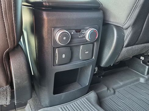 Used 2021 Ford Explorer XLT RWD image 25