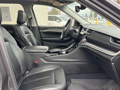 Used 2023 Jeep Grand Cherokee L Limited image 22