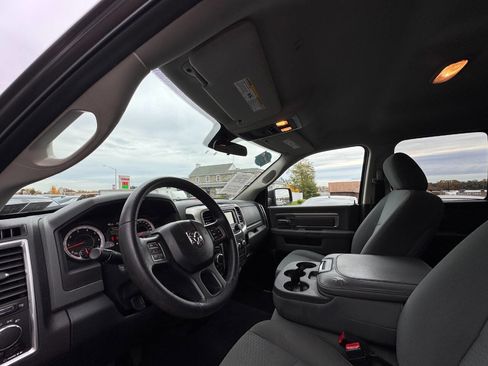 Used 2017 RAM 1500 Classic SLT image 12