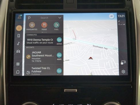 Certified 2025 Land Rover Discovery Dynamic SE image 24