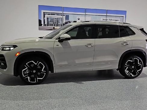 New 2026 Volkswagen Tiguan SEL R-Line AWD/4WD image 6