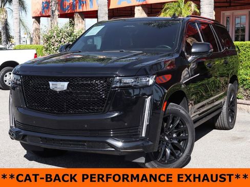 Used 2023 Cadillac Escalade Sport Platinum w/ LPO, ONYX Package image 4