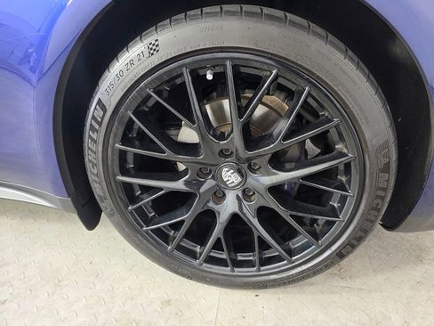Used 2022 Porsche Panamera RWD image 17