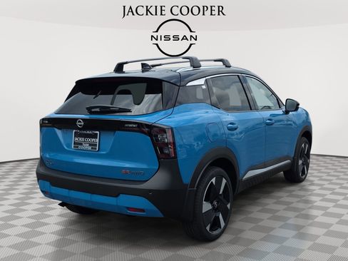 New 2026 Nissan Kicks SR w/ Cold Weather Package AWD/4WD image 5