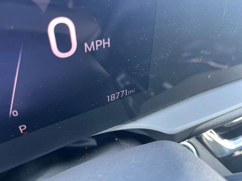 Used 2025 Buick Envista Sport Touring image 38