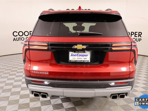 Used 2025 Chevrolet Traverse LT w/ Driver Confidence Package image 23