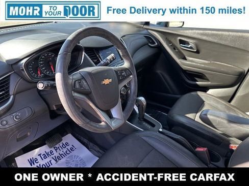 Used 2022 Chevrolet Trax LT w/ LT Convenience Package image 13