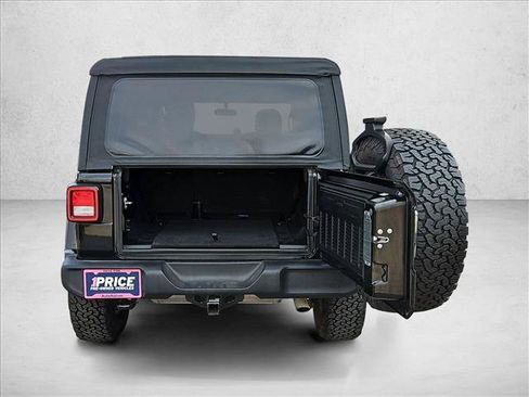 Used 2018 Jeep Wrangler Unlimited Sport S AWD/4WD image 6