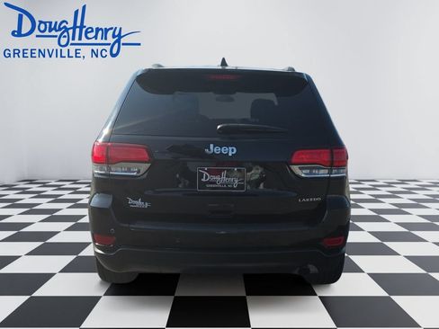 Used 2021 Jeep Grand Cherokee Laredo RWD image 4