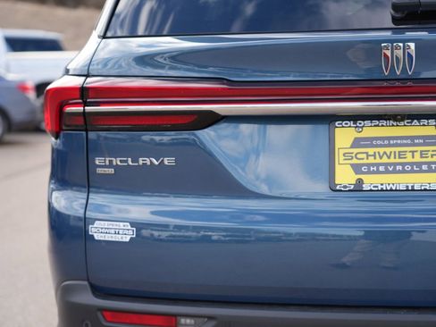 Used 2025 Buick Enclave Preferred image 10