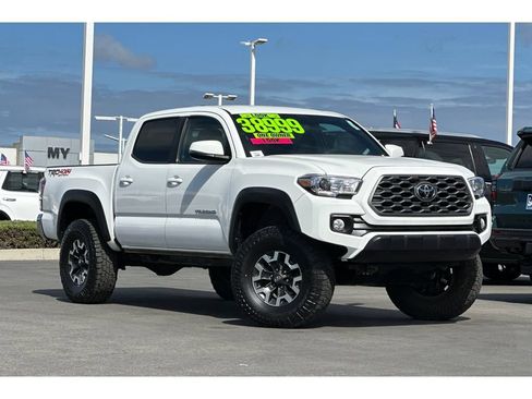 Used 2023 Toyota Tacoma TRD Off-Road AWD/4WD image 2