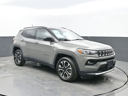 Used 2024 Jeep Compass Limited image 7