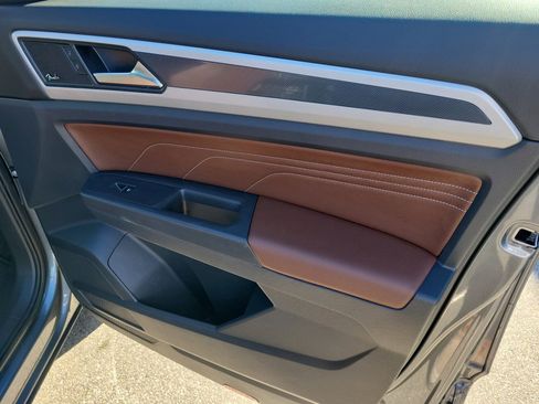 Certified 2022 Volkswagen Atlas SEL Premium image 34