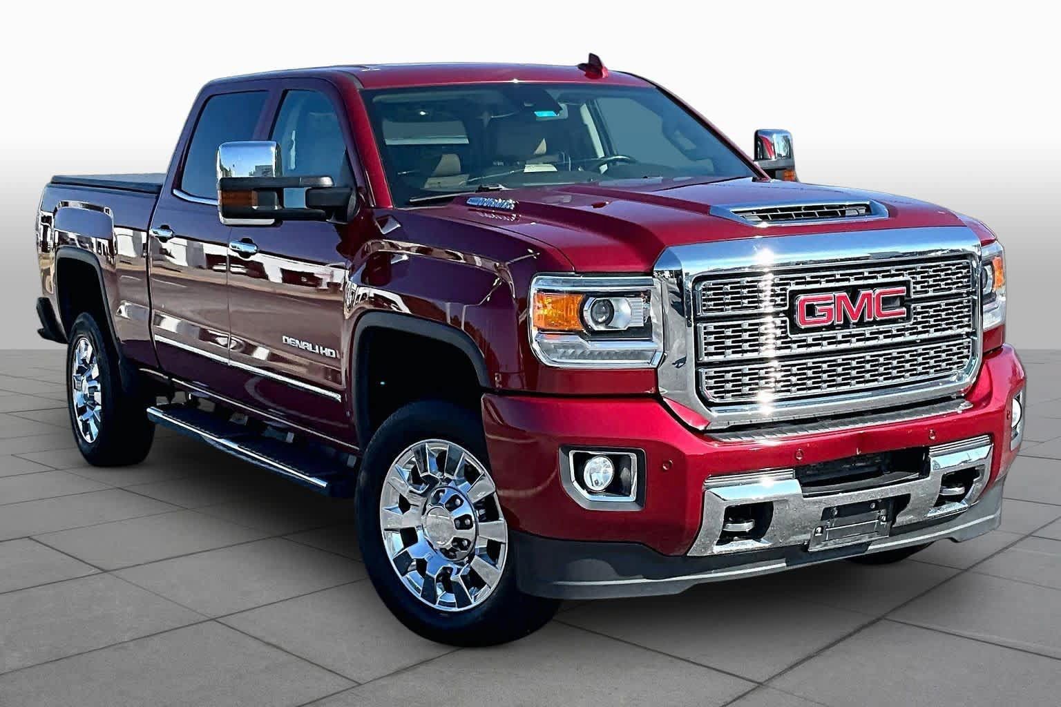 Used 2018 GMC Sierra 2500 Denali w/ Duramax Plus Package AWD/4WD image 3
