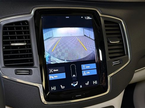 Used 2020 Volvo XC90 T6 Momentum w/ Protection Package Premier image 31