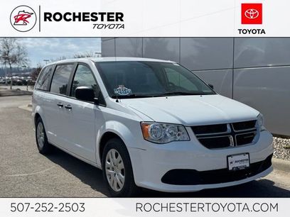 Used 2019 Dodge Grand Caravan SE w/ UConnect Hands-Free Group