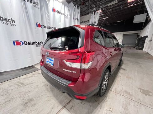 Used 2022 Subaru Forester Premium AWD/4WD image 7