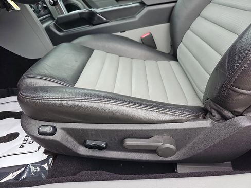 Used 2009 Ford Mustang GT RWD image 31