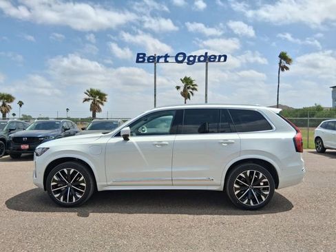 New 2026 Volvo XC90 T8 Plus w/ Protection Package Premier AWD/4WD image 3