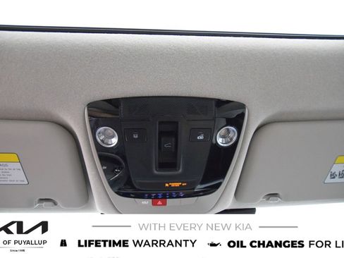 New 2025 Kia Niro EX Touring image 25