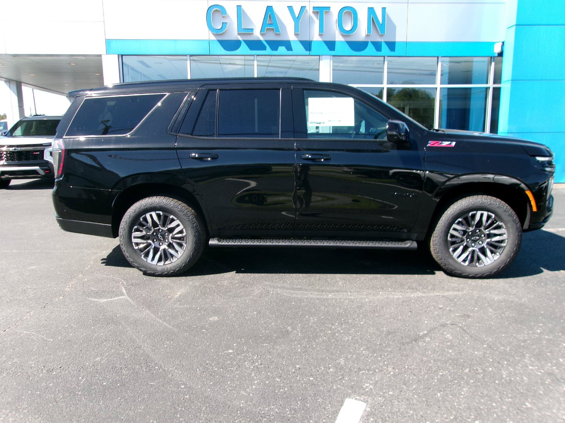 New 2026 Chevrolet Tahoe Z71 w/ Comfort Package AWD/4WD image 2