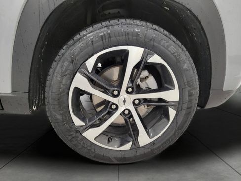 Used 2024 Chevrolet Trax RS w/ Driver Confidence Package image 3