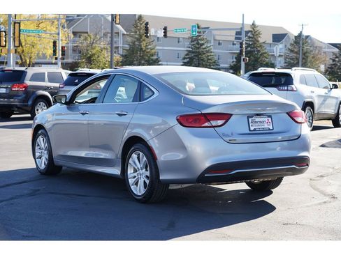 Used 2016 Chrysler 200 Limited image 5