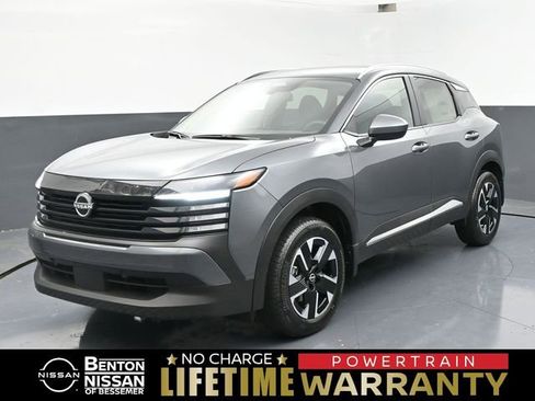New 2025 Nissan Kicks SV w/ SV Premium Package AWD/4WD image 1