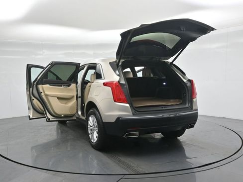 Used 2017 Cadillac XT5 FWD image 32