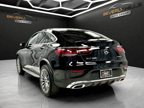 Used 2020 Mercedes-Benz GLC 300 4MATIC Coupe image 3