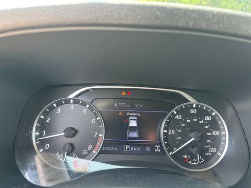 Used 2024 Nissan Frontier SV AWD/4WD image 13
