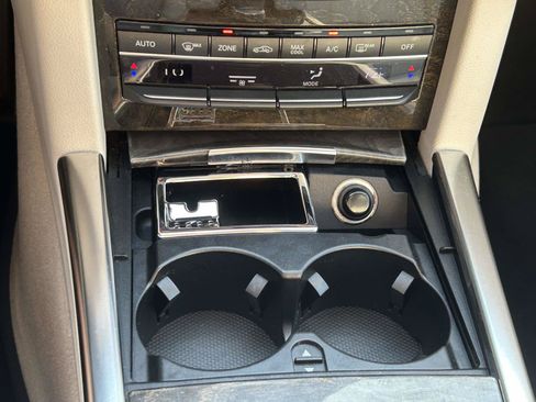 Used 2014 Mercedes-Benz E 350 Sedan image 43