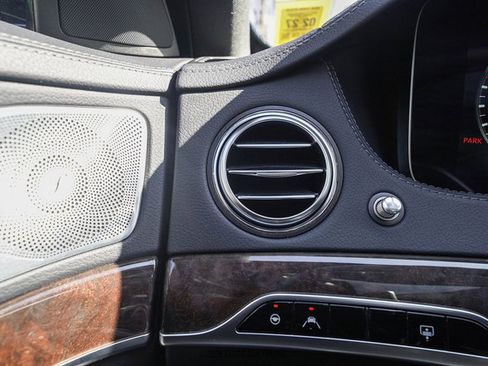 Used 2020 Mercedes-Benz S 560 4MATIC Sedan image 43