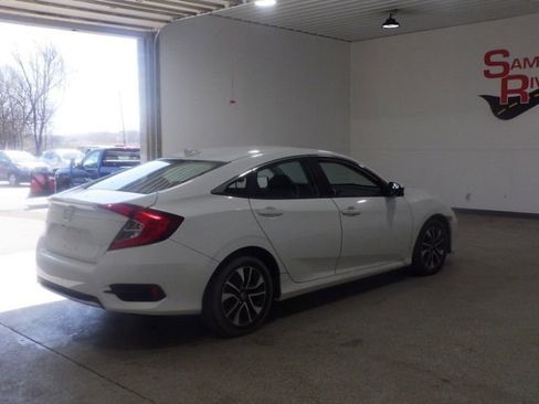 Used 2019 Honda Civic EX image 4