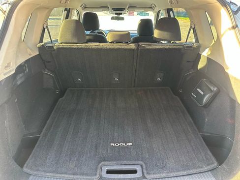 Used 2021 Nissan Rogue SV image 16
