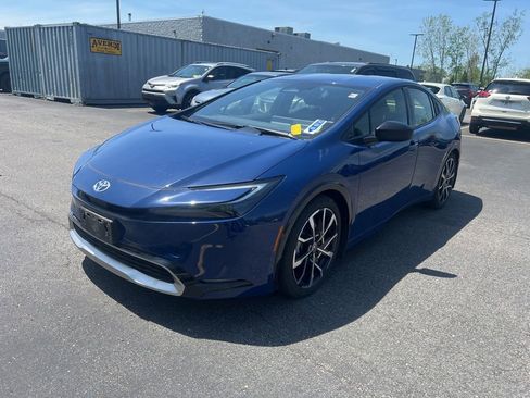 Used 2024 Toyota Prius Prime FWD image 3
