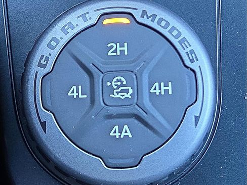 New 2025 Ford Bronco Outer Banks w/ Sasquatch Package AWD/4WD image 20