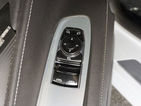 Used 2021 Chevrolet Corvette Stingray Preferred Cpe w/ Z51 Performance Package image 32