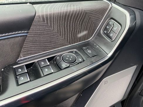 Used 2025 Ford F250 Platinum image 15