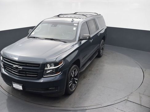 Used 2020 Chevrolet Suburban Premier w/ RST 6.2L Performance Edition image 39