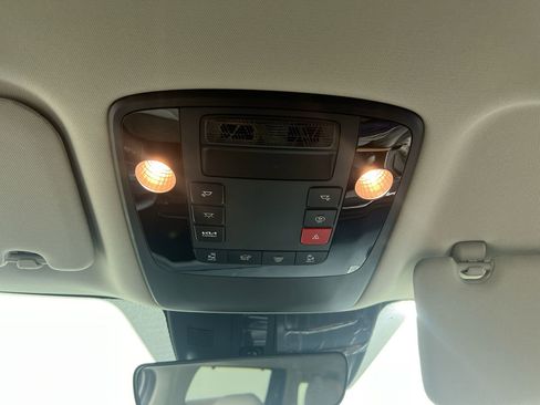 New 2026 Kia Carnival EX image 20