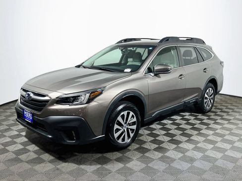Used 2021 Subaru Outback Premium AWD/4WD image 3