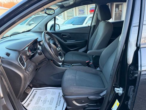 Used 2021 Chevrolet Trax LS w/ Tint and Cruise Package image 12