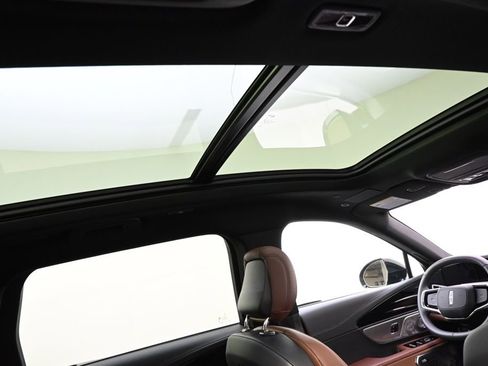 New 2026 Lincoln Nautilus Reserve AWD/4WD image 17